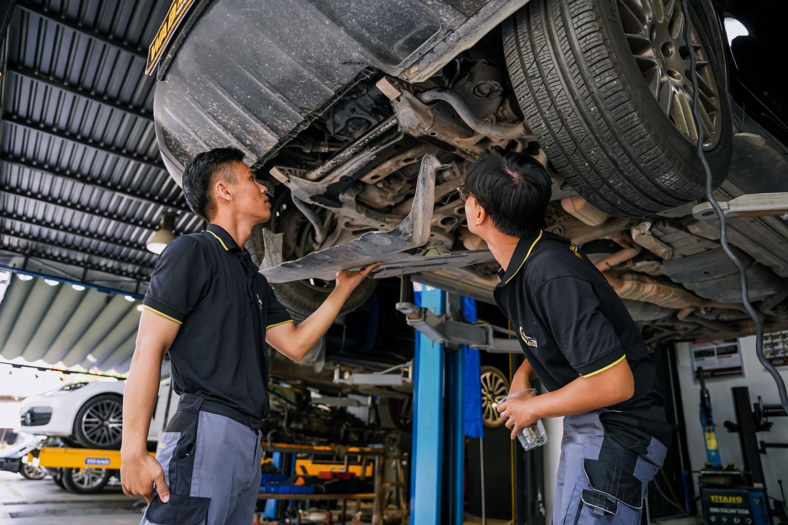 Dấu hiệu cần bảo dưỡng ô tô định kỳ