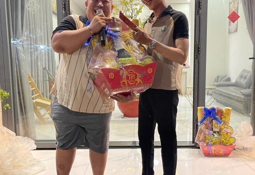 tiệc tất niên 2025